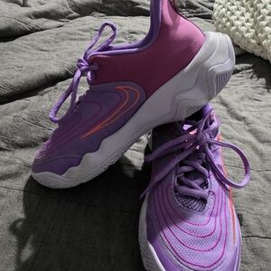 Nike Girls Purple Basketball Shoes